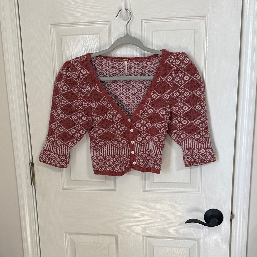 Free People rust and White V-Neck Patterned Cropped Cardigan